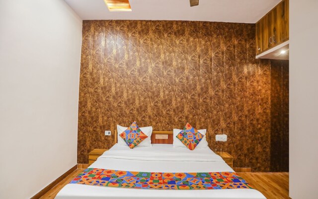 Fabhotel Moon Gaze Inn