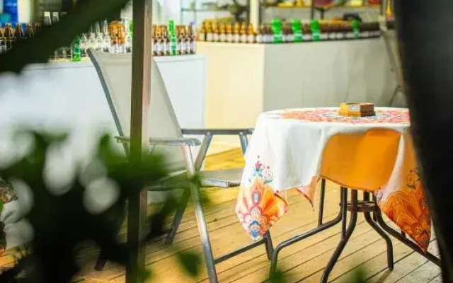 Weizhou Island Tea Language Sea Inn (Shiluokou Dishui Danping Scenic Area)