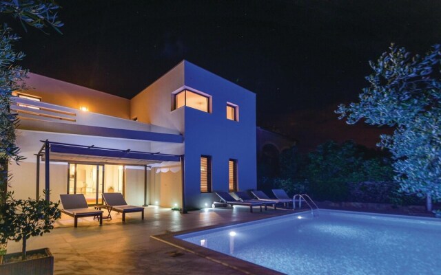 Nice Home in Trogir With Wifi and 4 Bedrooms