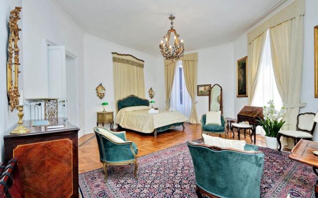 Prestigious Apartment Via Veneto