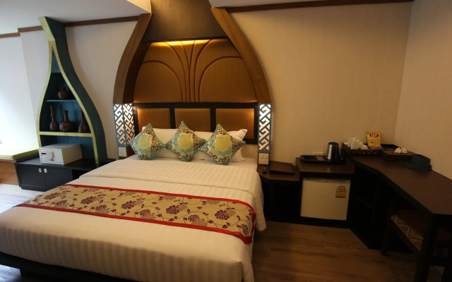 Phi Phi Nice Beach Hotel Hip