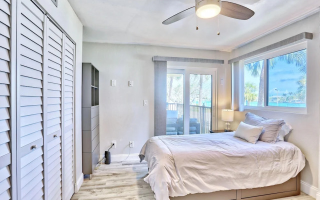 Land's End 1-206 Bay Front-premier