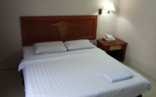 OYO 11342 Liwah Hotel Near Hospital Umum Sarawak