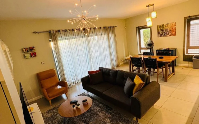 Beautiful Luxury 2-bed Apartment in Pereybere