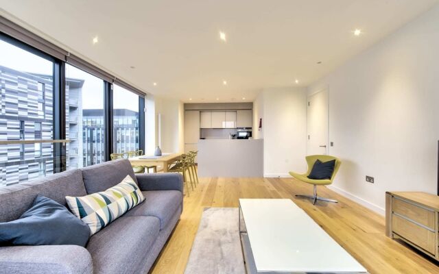 Guestready - Stylish Top Floor Apartment in the City Centre