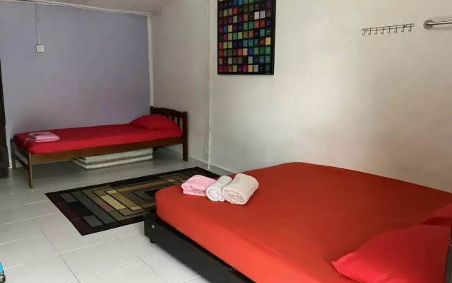OYO Homes 90600 Ummi Chalet Dungun