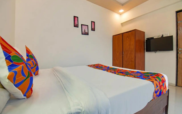 FabHotel Galaxy Inn
