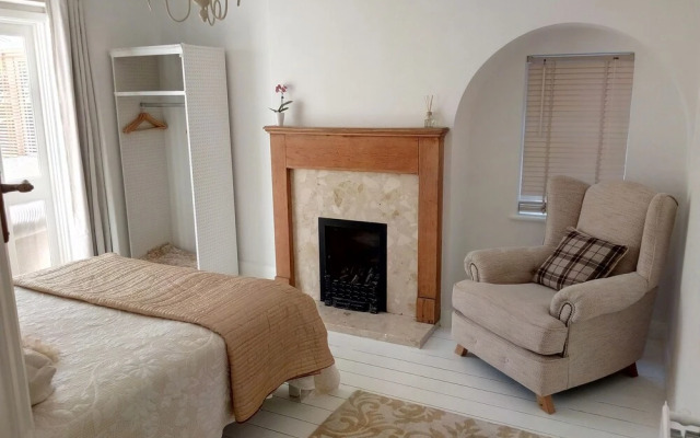 Rooms in Guildford Surrey