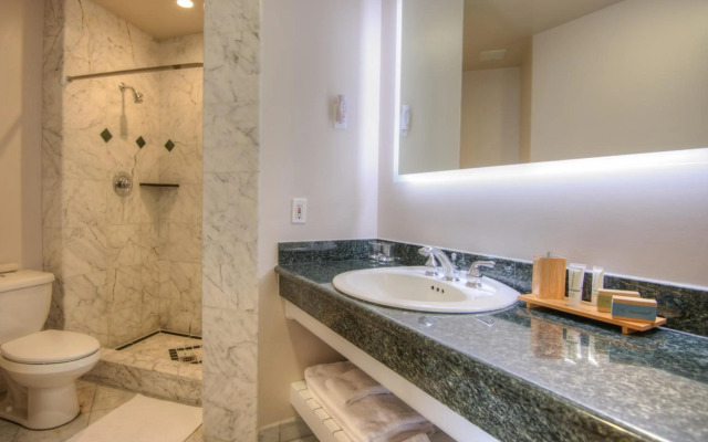 SeaVenture Beach Hotel