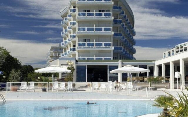 Majestic Beach Hotel & Wellness