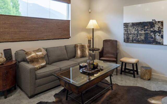 Abode at Penthouse Jackson