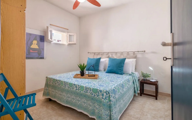 Ruota 2 in Alghero With 1 Bedrooms and 1 Bathrooms