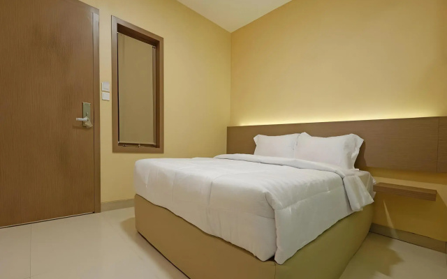OYO 379 Grand Mundu