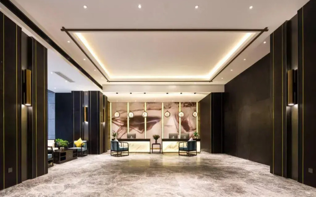 Western Royal Palace Hotel