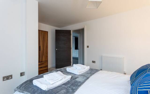 Modern & Stylish 2 Bed York Apartment