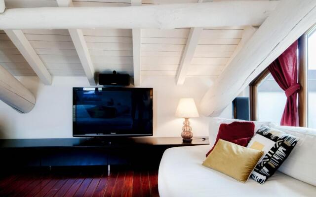 Exclusive Penthouse - by MyHomeInComo