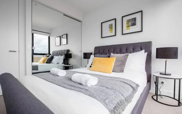 Elegant 2br@footscray Station