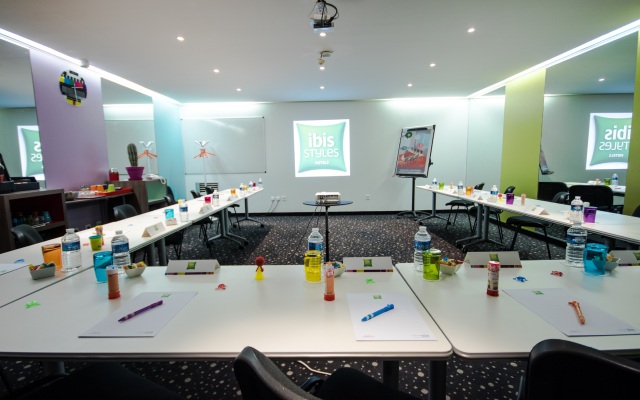 ibis Styles Paris Tolbiac Bibliotheque