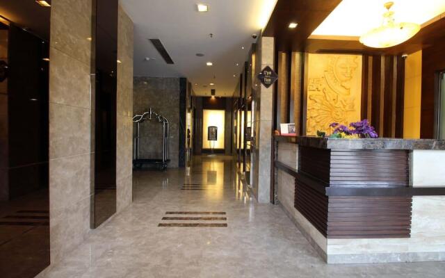 The Golden Palms Hotel
