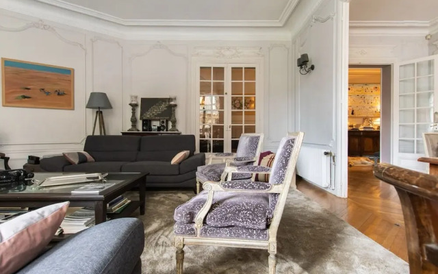 Splendid 5BR Family Apartment - Trocadero