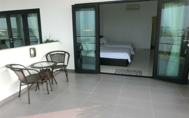 Kukup Xiang Holiday Home