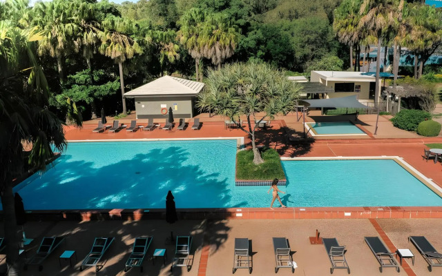 Pacific Bay Resort Suite