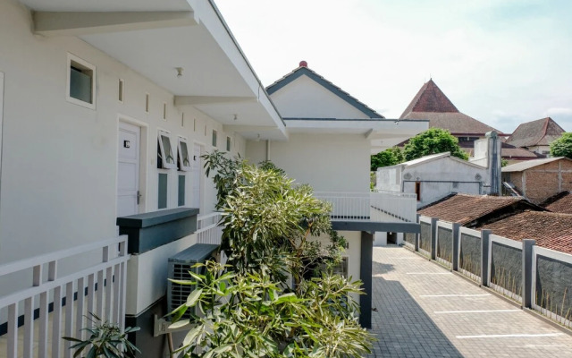 Oemah Jawa Family Residence by OYO Rooms