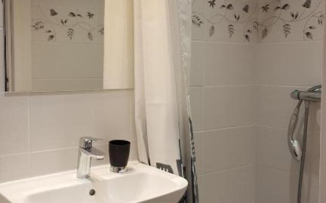 Près d'Evry, petite maison indépendante 1 ch 1 terrasse