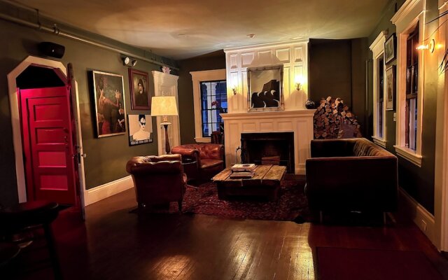 Inn at Gifford House