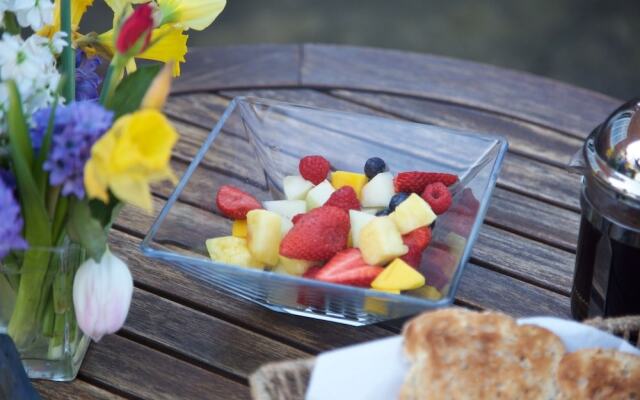 Hedingham Old Pottery