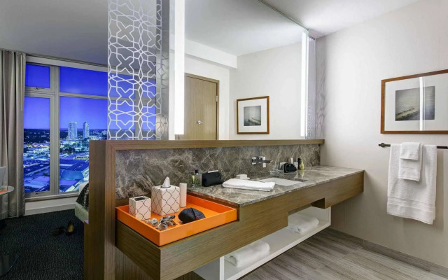 Civic Hotel Autograph Collection