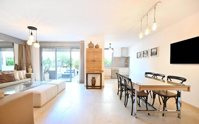 Stunning 4BR in Neve Tsedek by HolyGuest