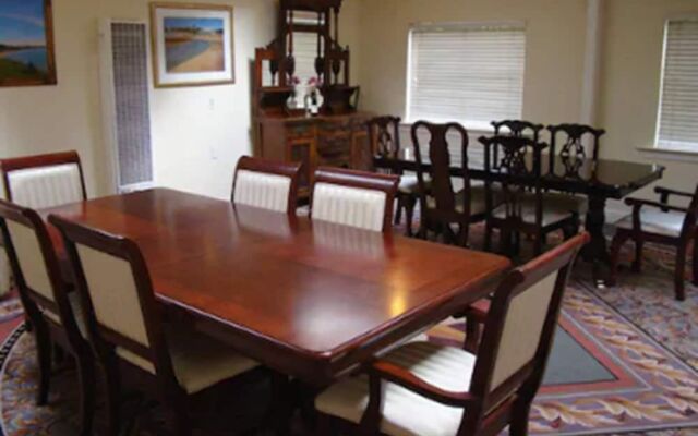 Monarch Cove Inn