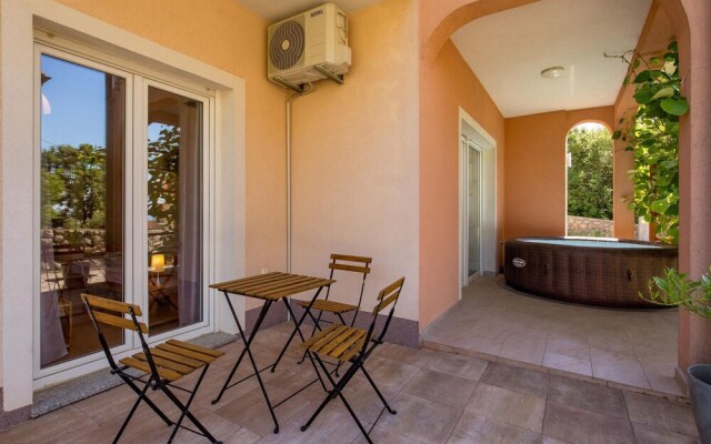 Amazing Apartment in Kastav With Jacuzzi, Wifi and 2 Bedrooms