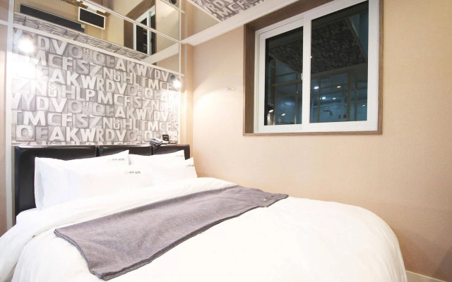 Haru Hotel