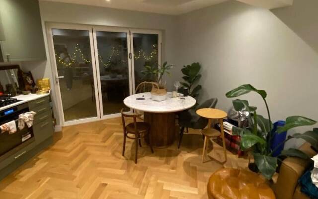 Gorgeous 2BD Flat - 5 Mins to Clapham Junction!