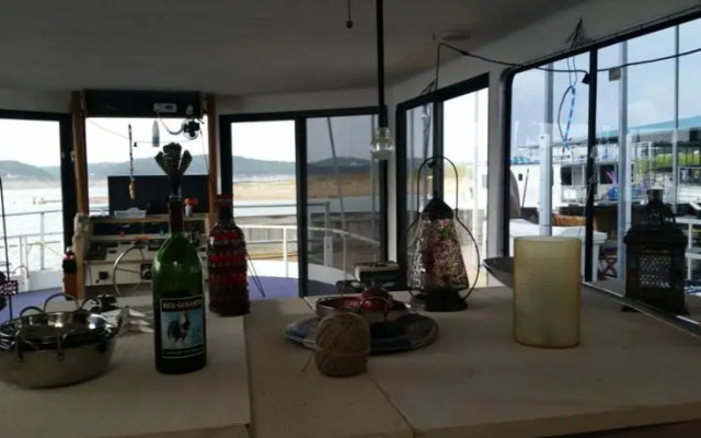 Fabulous Boat House on Lake Travis!