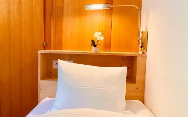 Julen Wendelin, Hotel Touring