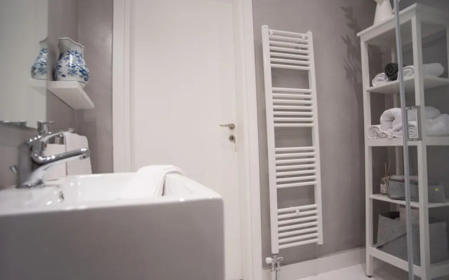 Living near Acropolis by Sylvia Staikou