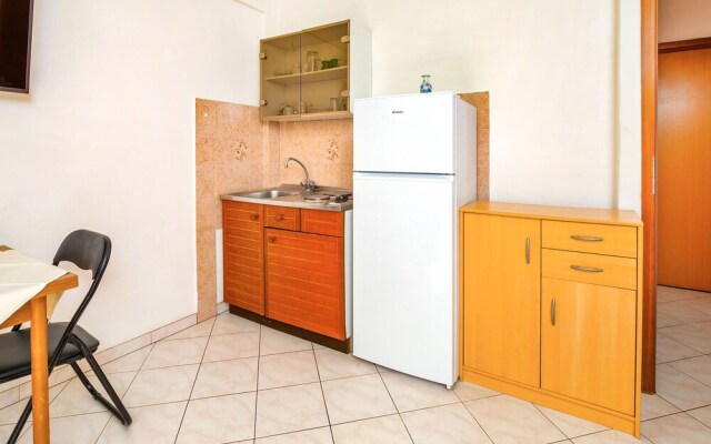 Beautiful Apartment in Supetarska Draga With Wifi and 1 Bedrooms