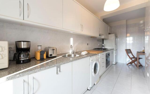 LovelyStay - Homey Feeling Flat w/ Free Parking