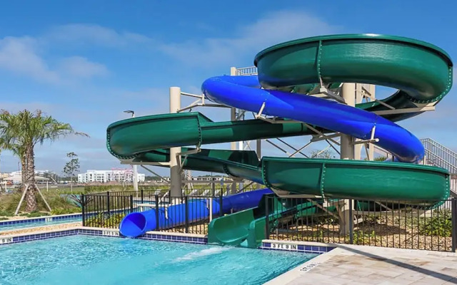 Family Oasis: Pool, Themed Rooms & Resort Access