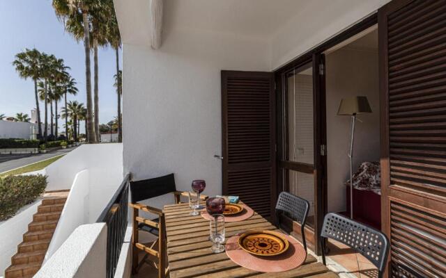 Hopstays Albufeira Casa do Zanão - 100m beach apartment