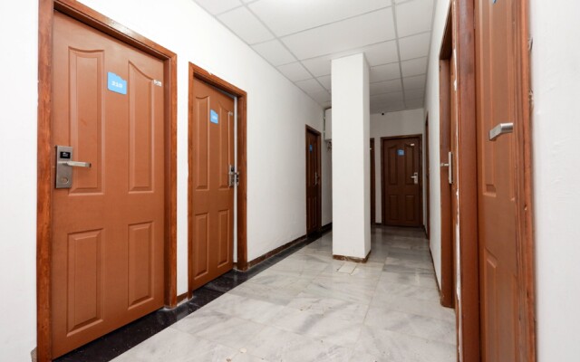 RedDoorz Near Kota Lama Semarang