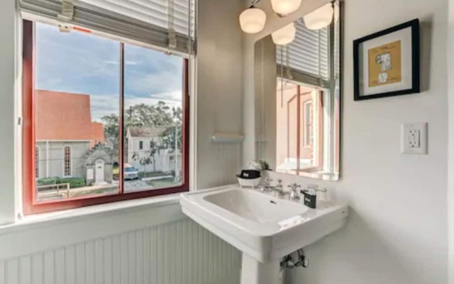 Amelia Schoolhouse Inn