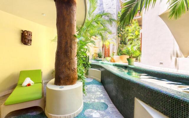 Maya Villa Condo Hotel & Beach Club