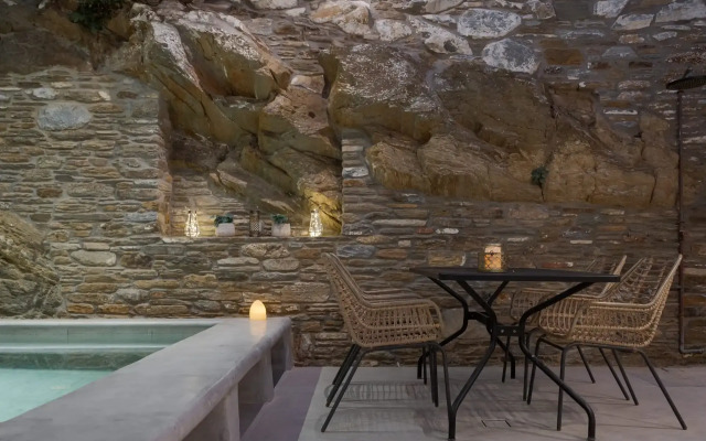 Porto Sereno Andros Suites