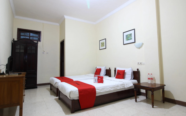 RedDoorz @ Mantrijeron 2