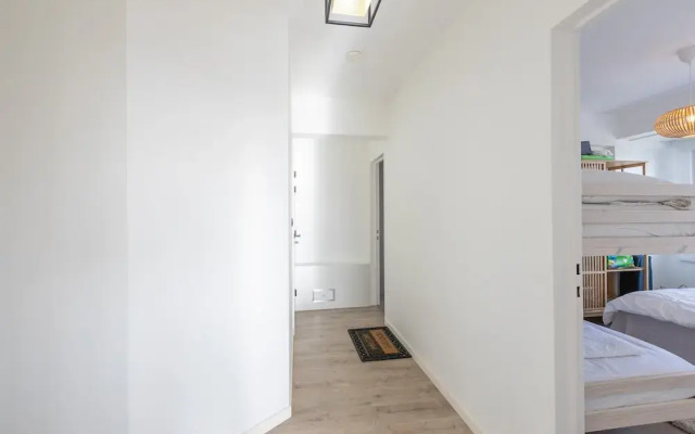 Modern Flat Near the sea