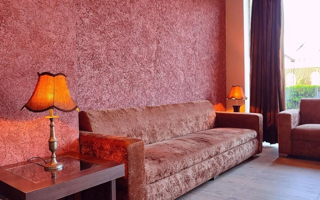 Park Square Hotel And Banquet